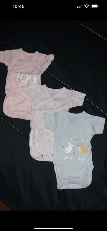 Lot de 3 bodies manche courte taille Naissance