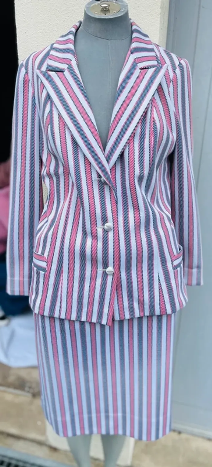 Ensemble tailleur taille 40