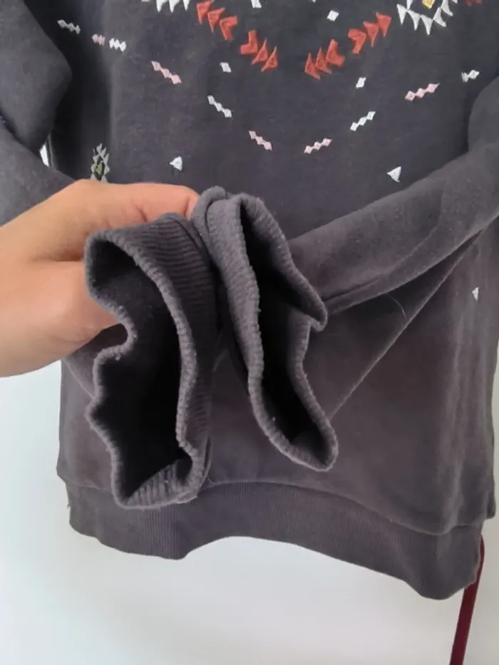 Pull sweat - photo numéro 3