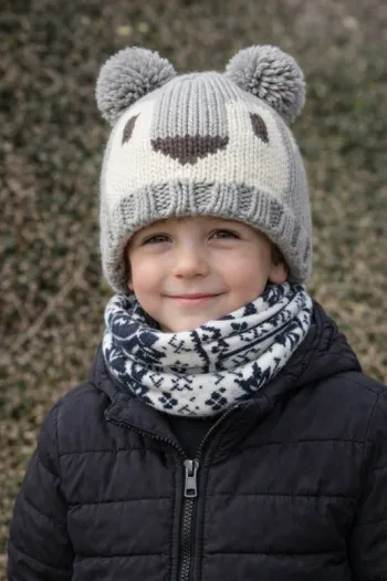  Tour de cou enfant & Bonnet – Motif hivernal noir & blanc