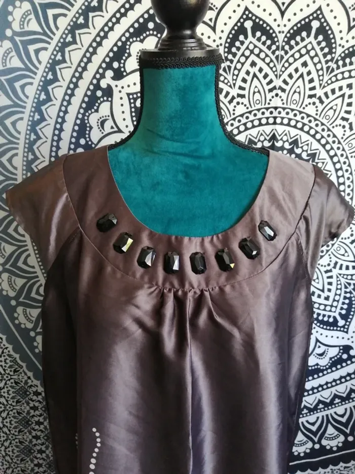 Robe marron en satin à motifs fleurs avec col bijoux / printed / (44) - photo numéro 3