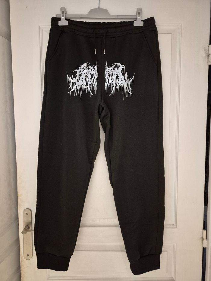 Pantalon de jogging motif gothique