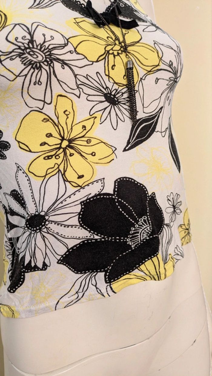 Joli haut fleuri t-shirt dentelle blanc jaune noir - photo numéro 3