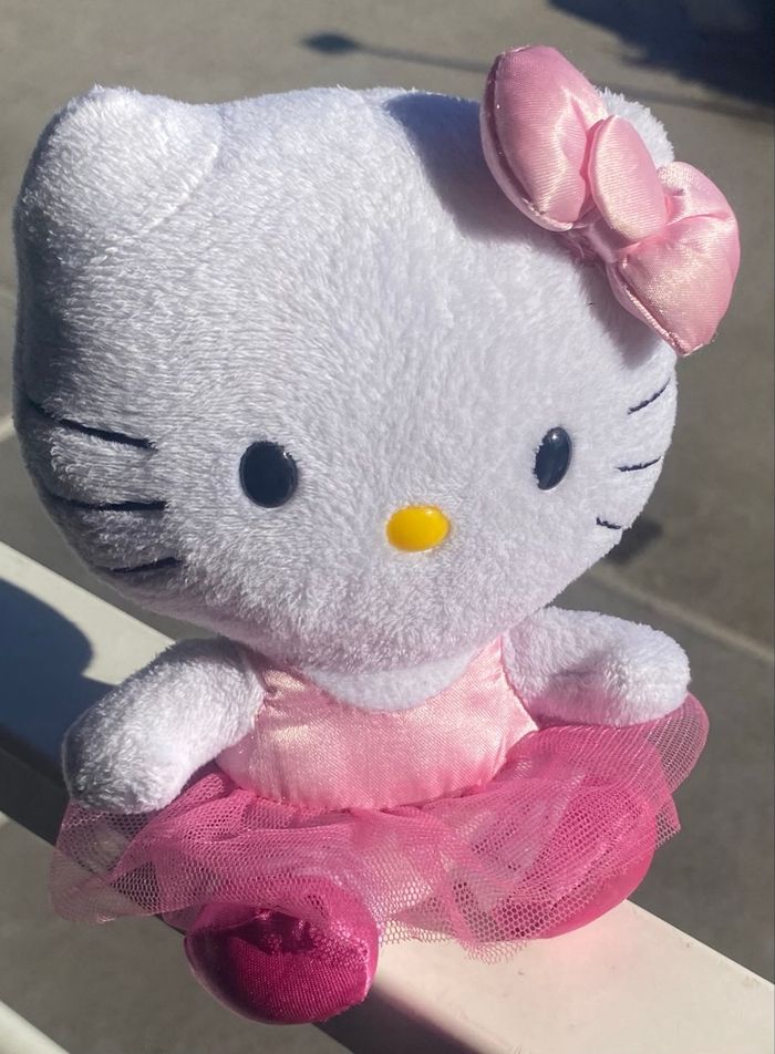 Peluche Hello Kitty Ballerine Rose - photo numéro 3