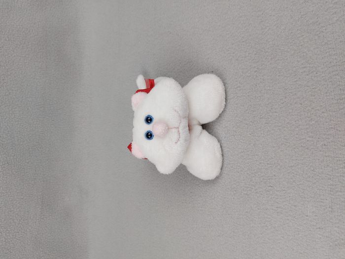 Peluche doudou chat blanc rose exclusivité PARC ASTERIX yeux bleus nœud rouge - photo numéro 2