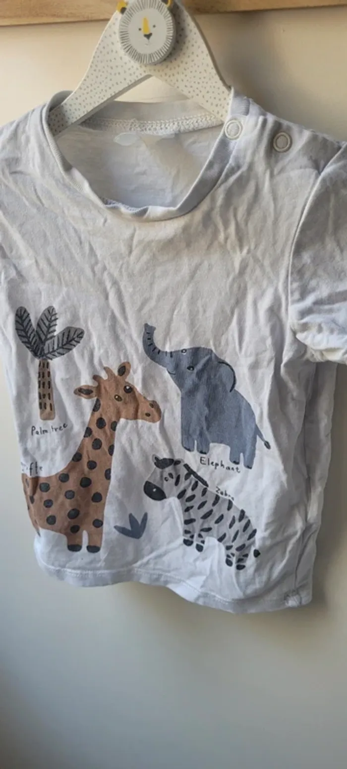 T-shirt manches courtes H&M 1 an - photo numéro 2