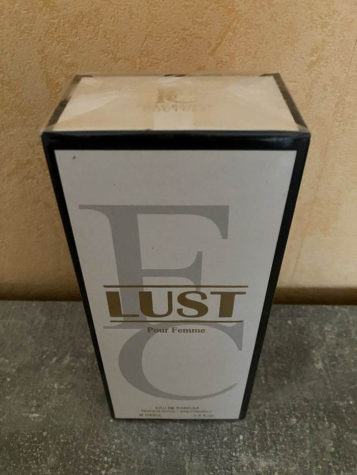 Parfum 100ml pour femme - photo numéro 3