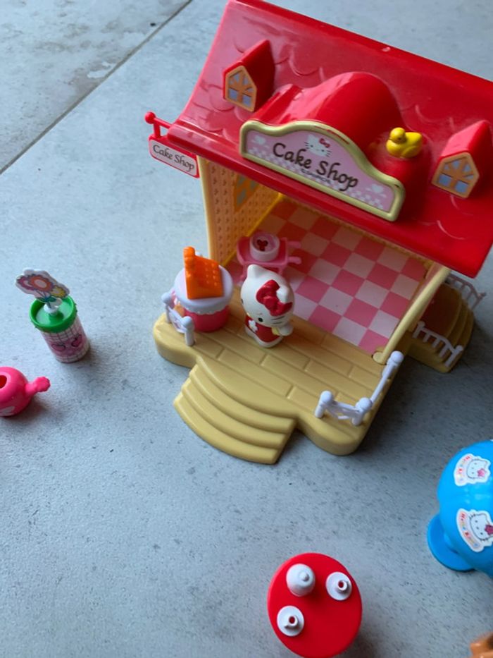 Lot jouet café shop hello kitty avec terrasse et accessoires sanrio - photo numéro 5