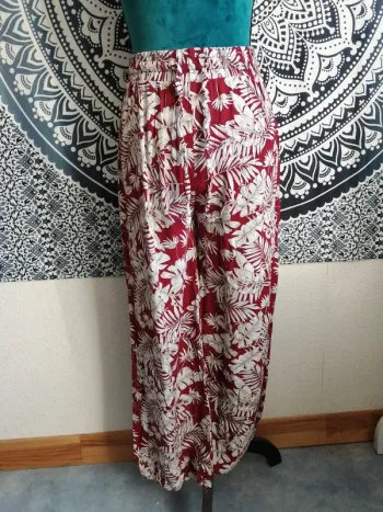 Pantalon large fluide bordeaux motifs feuillages beiges et lien à nouer / sans marque / (L-XL)