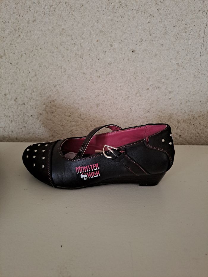 Paires de chaussure - photo numéro 2