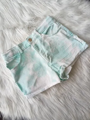 Short délavé tie and dye menthe et blanc 11-12ans