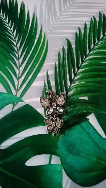 Pendentif papillon diamants