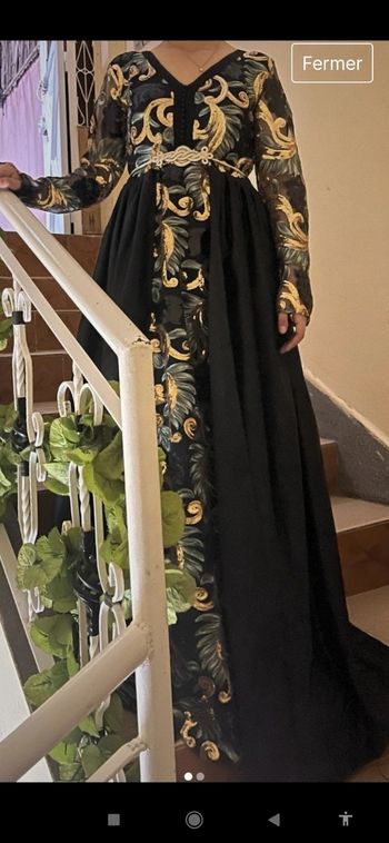 Robe de soirée noir et doré de Dubaï inspiration