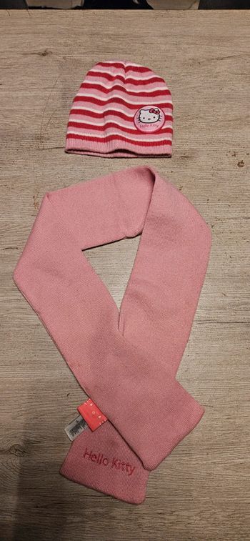 Ensemble bonnet et echarpe Hello Kitty rose, taille 5 à 8 ans