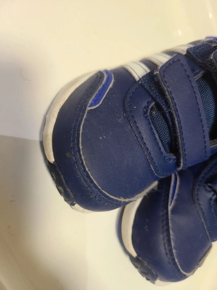 Baskets adidas taille 23 - photo numéro 5