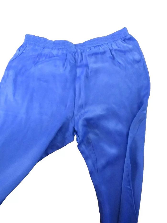 pantalon caleçon tissu satiné 1 poche de chaque côté marque zara taille indiquée S = 36/38 - photo numéro 3