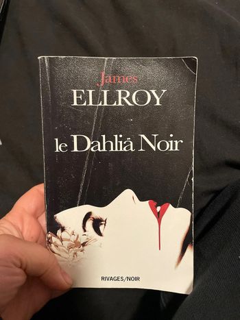 Le Dalhia noir