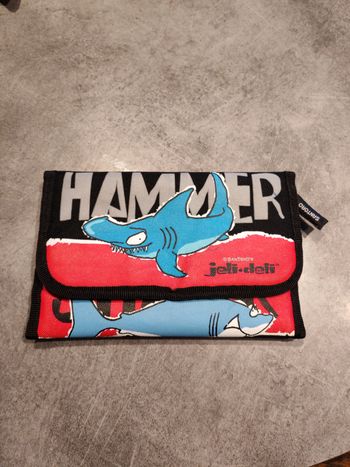 Trousse shark