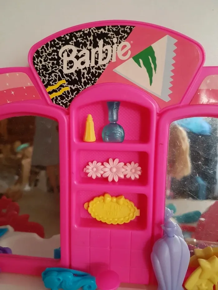 Salon de beauté Barbie et ses enfants - photo numéro 5