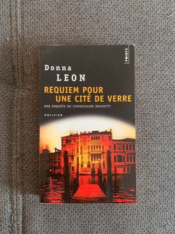 Livre requiem pour une cité de verre Donna Leon
