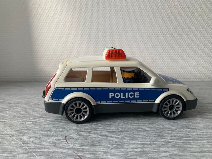 Voiture de police Playmobil (Plus de son) - photo numéro 2