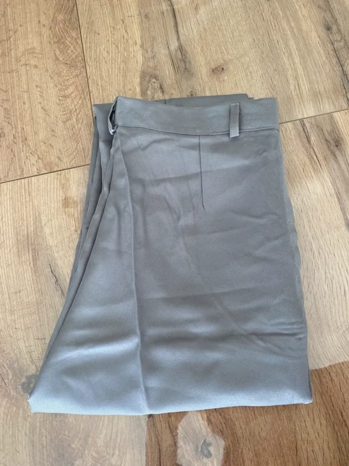 Costume 3 pièces homme gris - photo numéro 12