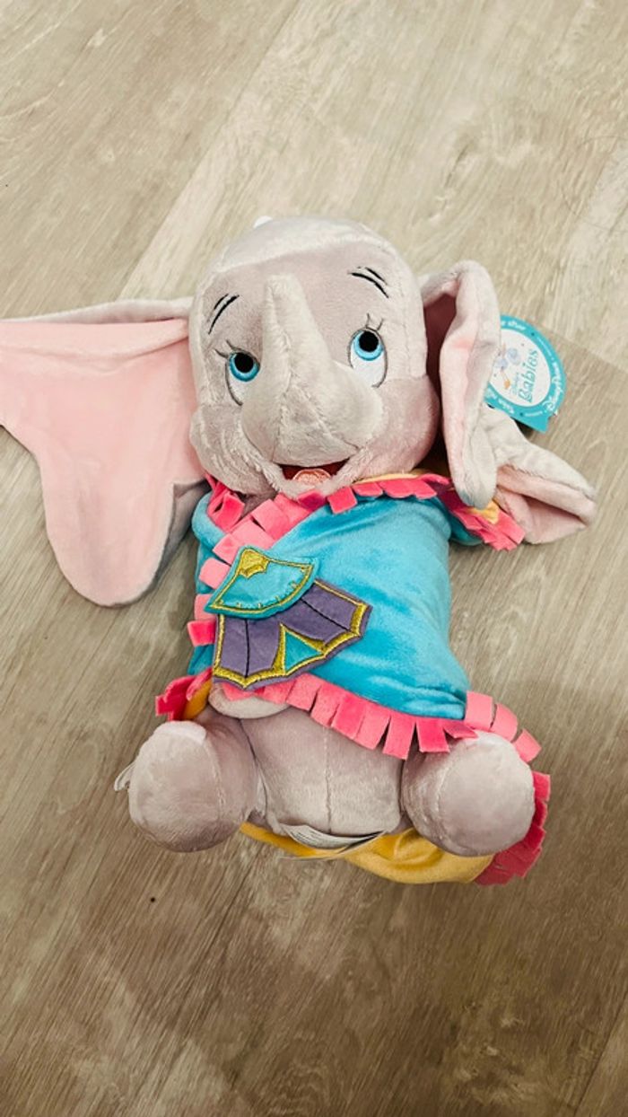 Doudou peluche layette Disney Dumbo neuf