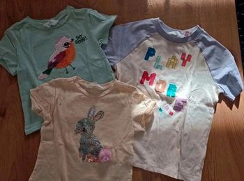 Trois tee shirts h&m 104cm