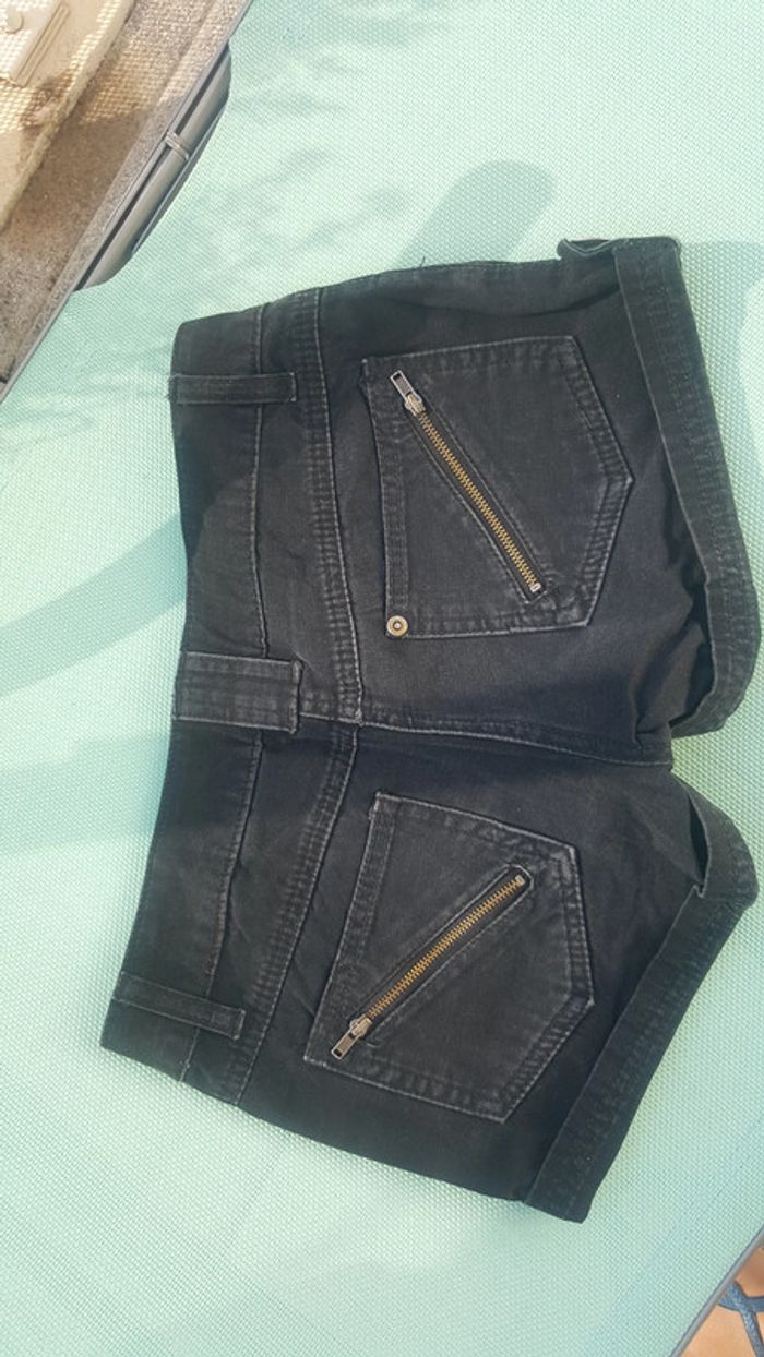 Short noir taille 34 - photo numéro 2