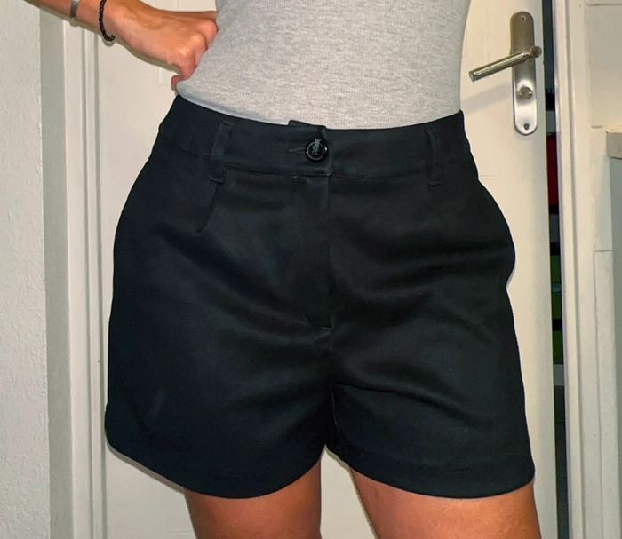 Short noir en daim Kiabi – Taille 40 Neuf
