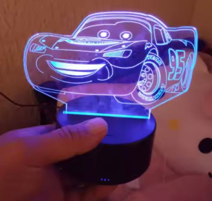 Veilleuse 3D CARS en acrylique + télécommande avec 16 couleurs Neuve - photo numéro 5