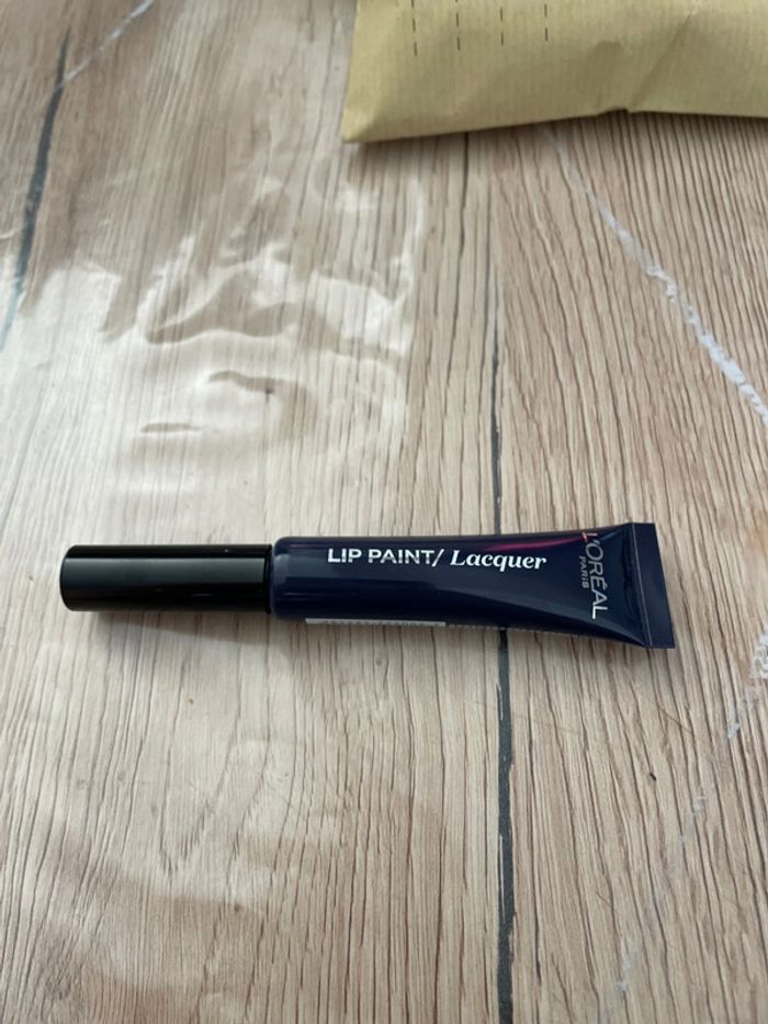 Rouge à lèvres bleu marine n°7