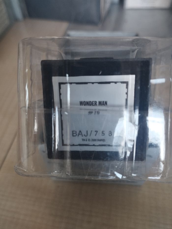 Figurine Marvel wonder man en plomb - photo numéro 4