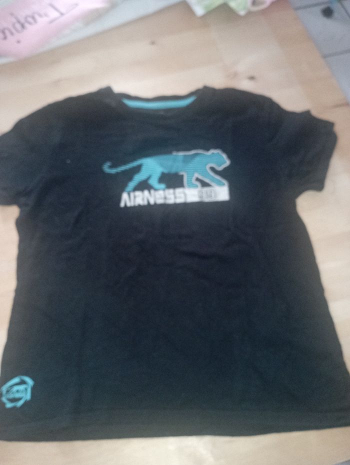 Tee shirt