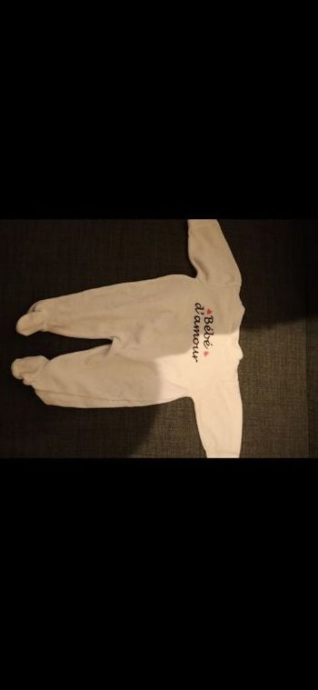 Vend pyjama 1 mois