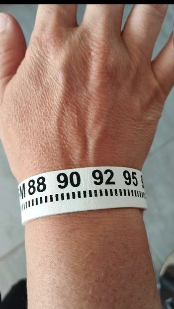 Bracelet bande  FM  blanc  argenté