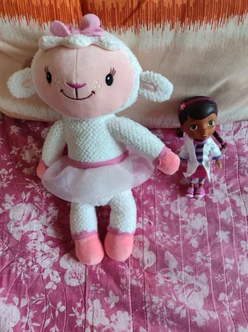 lot doc peluche disney