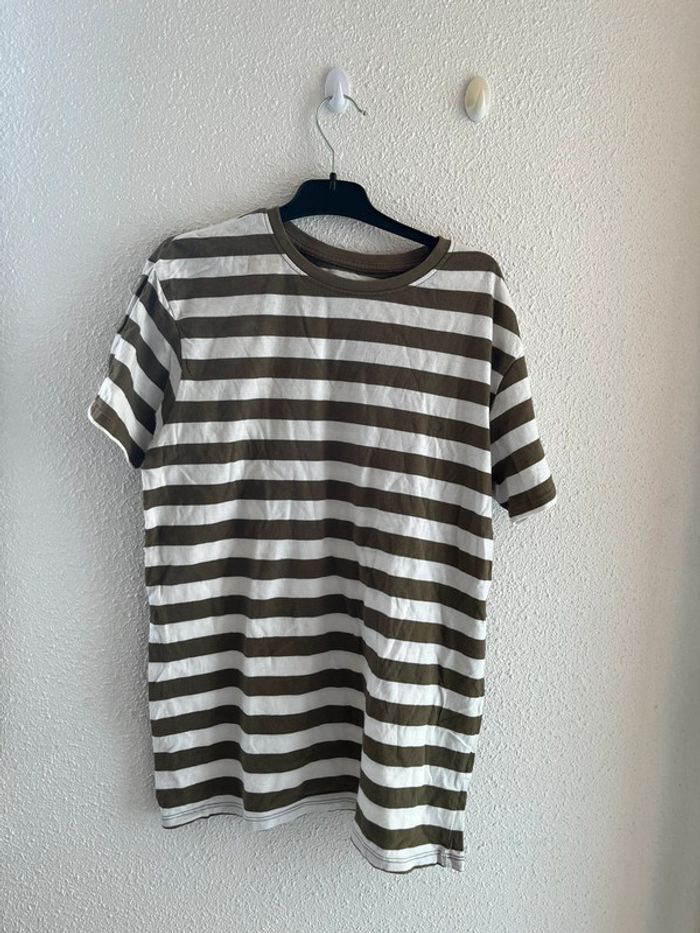T-shirt Ă rayures taille 14 ans đź’«