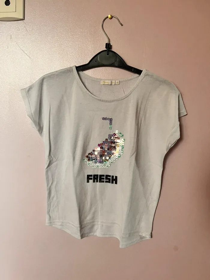 T-shirt blanc avec imprimé pastèque