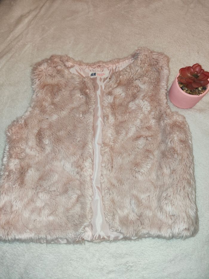 Veste sans manche à fourrure rose fille