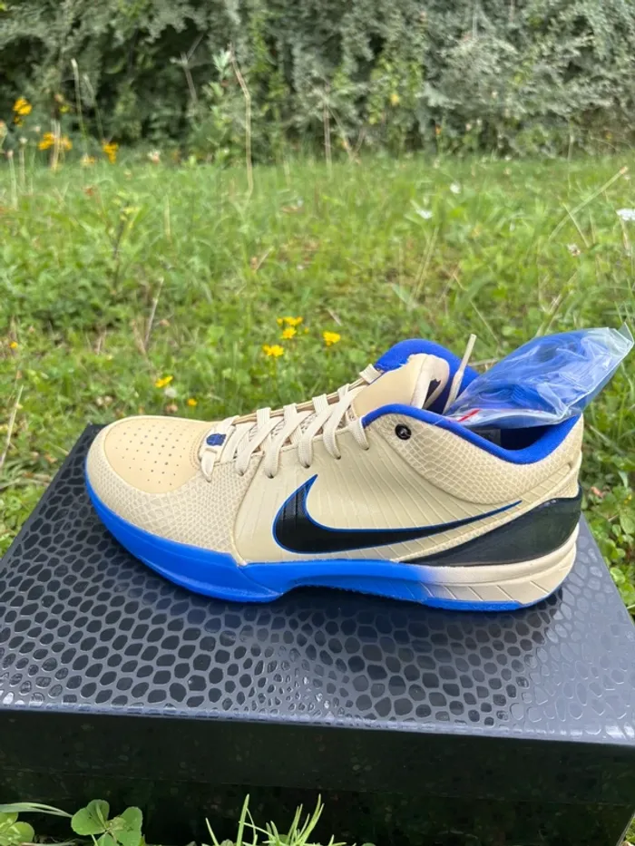 Nike Kobe 4 Proto FCB - FC Barcelona - Taille 42 - photo numéro 3