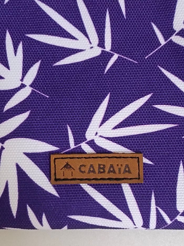 Pochette zippée cabaïa 25x15 cm vous pouvez l'accrocher à la ceinture 
 neuve jamais utilisée envoi rapide - photo numéro 3