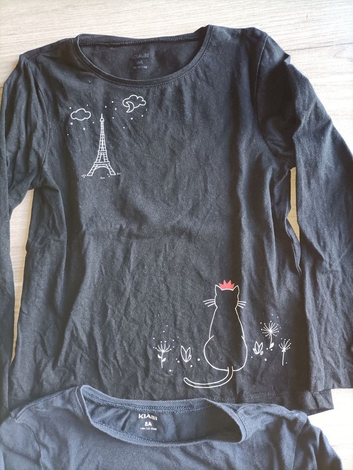 Lot 2 tee shirts manches longues fille Kiabi 8 ans noir bleu marine chat TBE - photo numéro 3