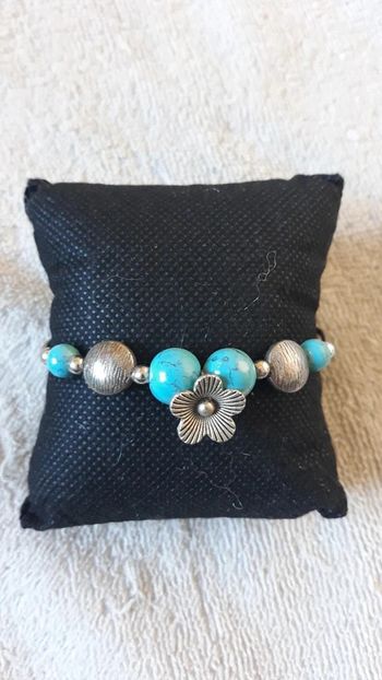 Bracelet bleu tout neuf