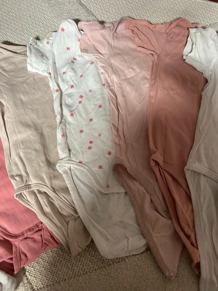 Lot de 8 bodys - photo numéro 3
