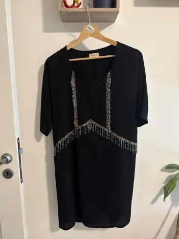 Robe droite à perles