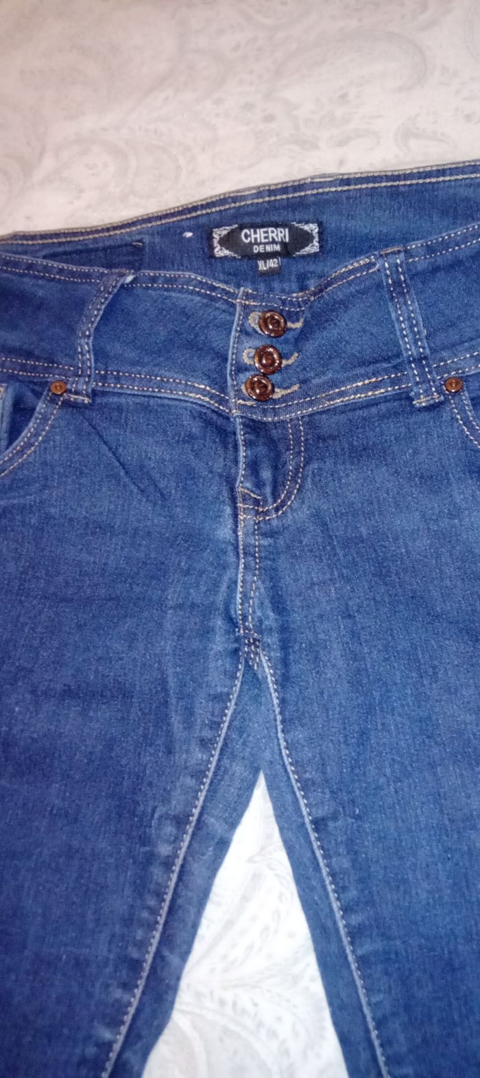 Jeans fammes - photo numéro 3