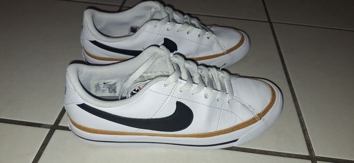 Basket Nike T39 très bon état - photo numéro 4