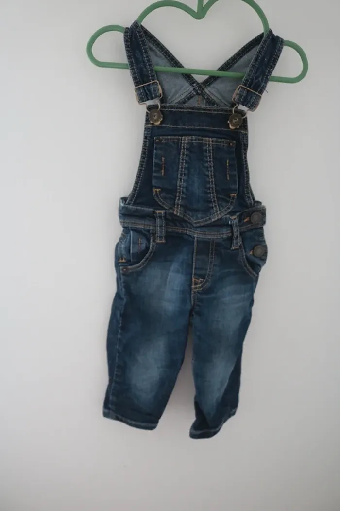Ensemble chemise Kiabi et salopette Levi's 6 mois - photo numéro 2