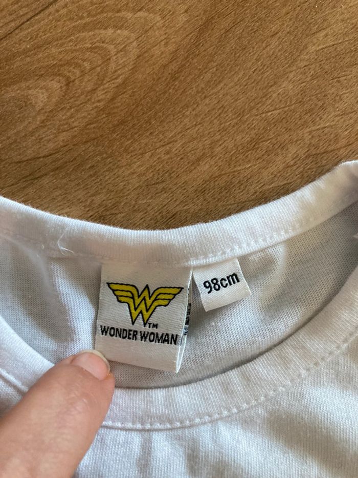T-shirt wonderwoman - 98 cm - photo numéro 3